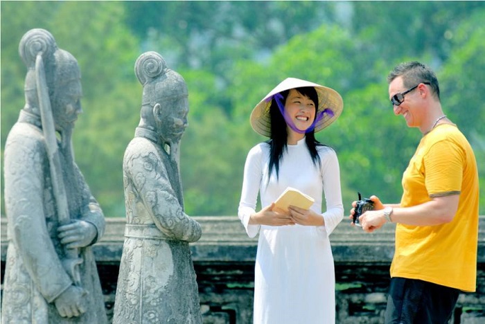 hướng dẫn viên du lịch