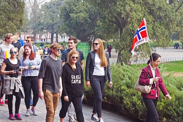 Học hướng dẫn viên du lịch